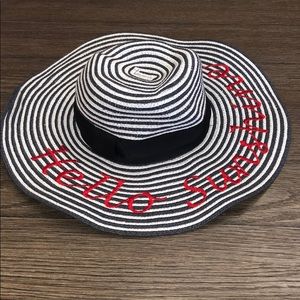 Loft “Hello Sunshine” Beach Hat